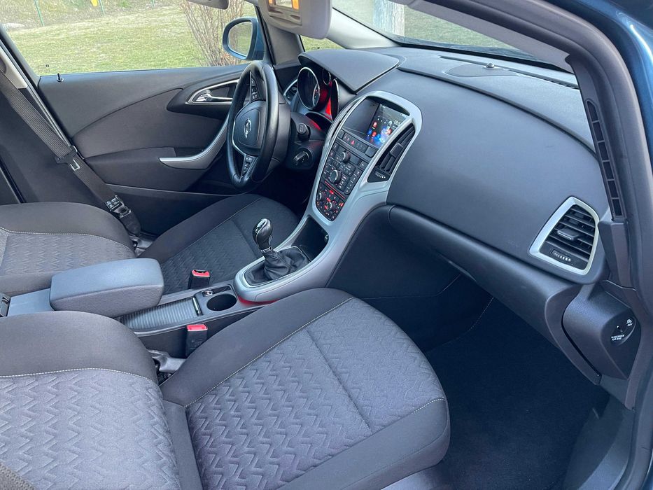 Opel Astra J Facelift - Posibilitate Rate