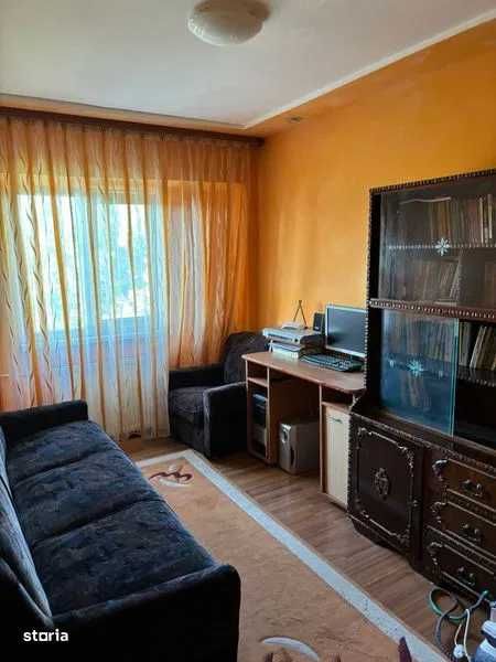 4 camere, 2 bai, decomandat, centrala, Gara focsani, anunt proprietar