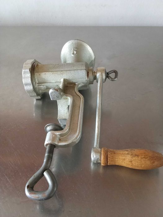 Masina manuala de tocat carne - M  5