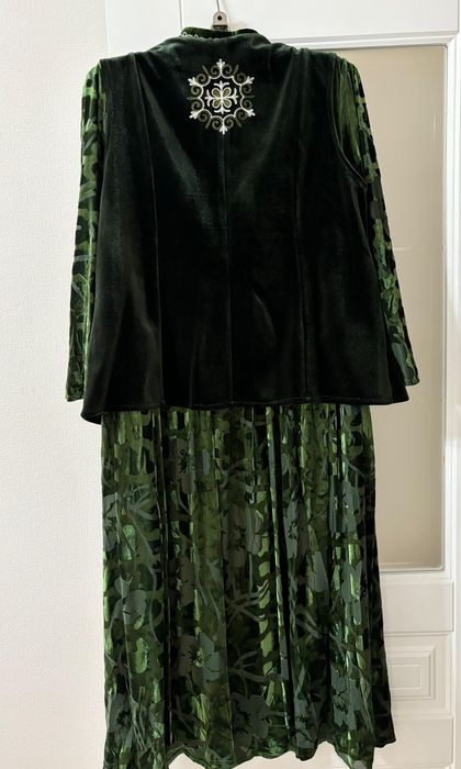 Көйлек сатылады.