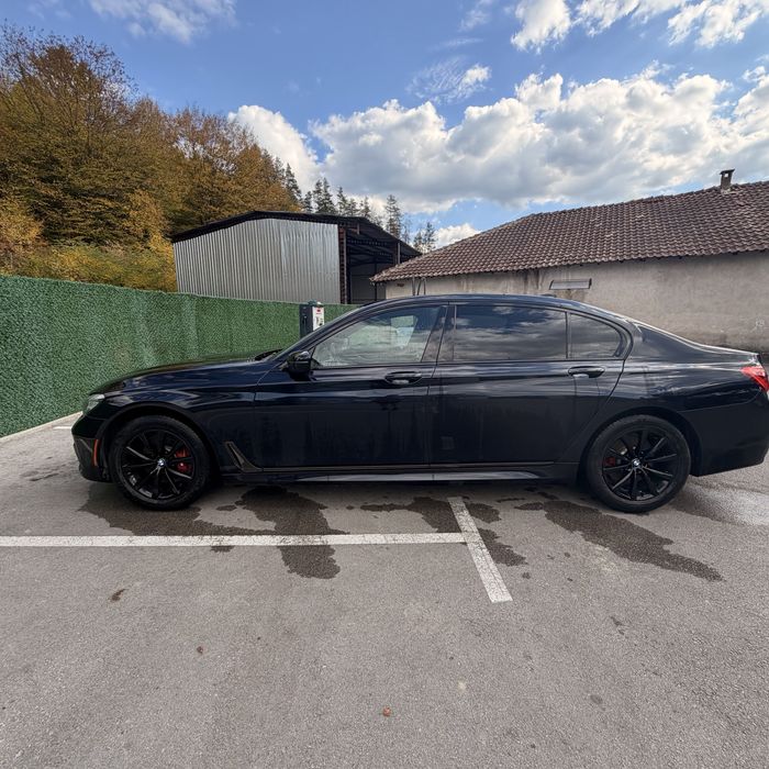 BMW 740i G12 2019 година