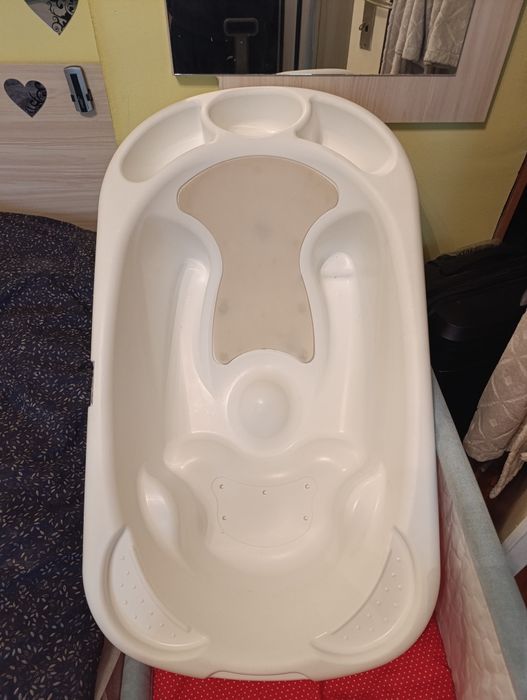 Бебешка вана със стойка