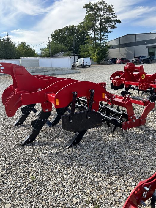 Scarificator Pinochio  senior 5 colți , plug , disc , freza