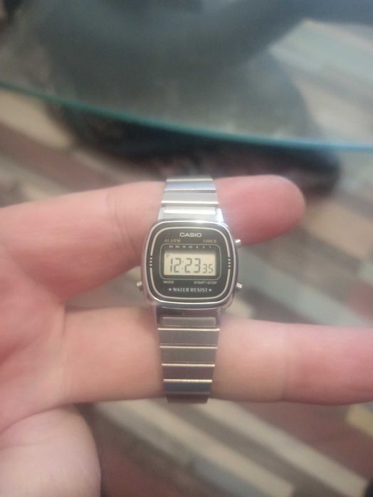 Vând ceas casio impecabil