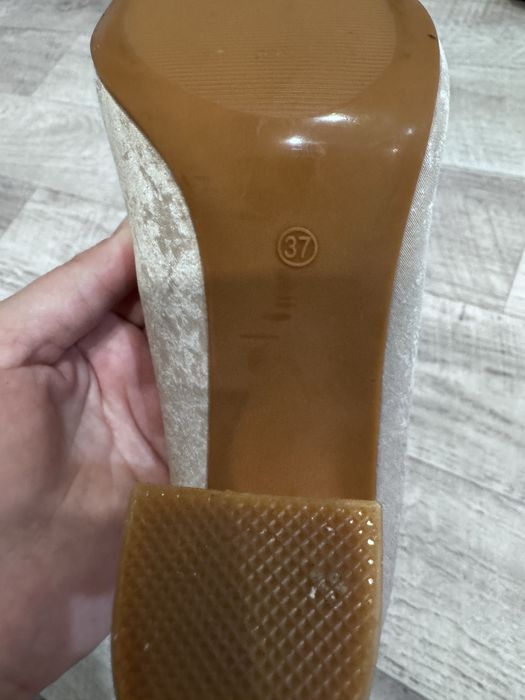 Продам новые туфли