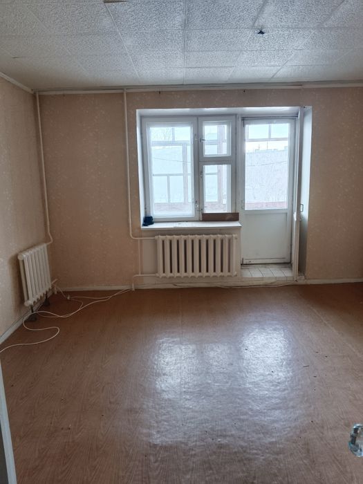 Продам 3 комн. 7-25, 2 этаж.