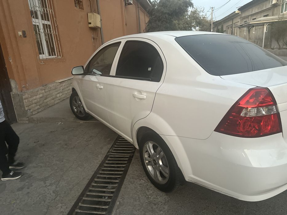 Некса 3 автомат срочна сотилади