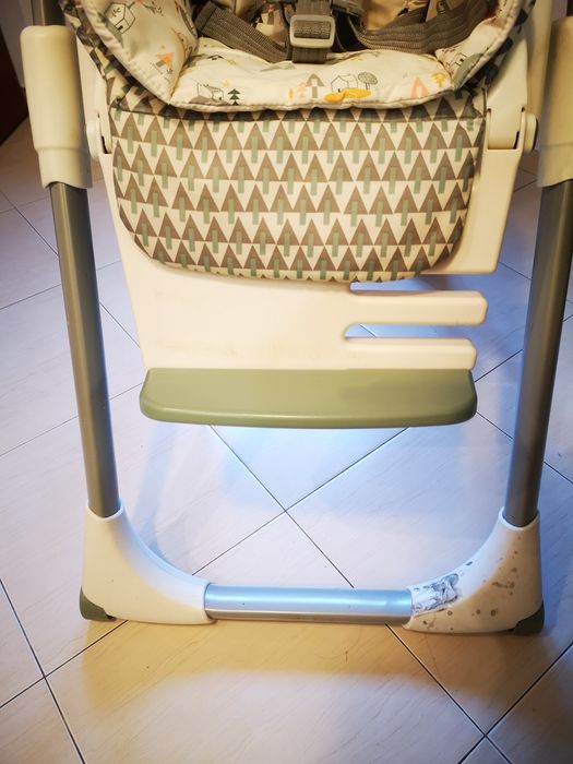 Scaunul de masă Mimzy Recline fără tava.