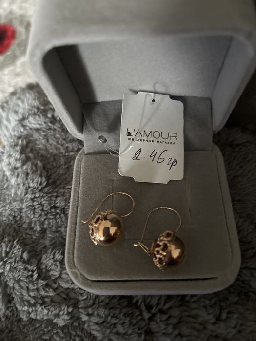 Золотые серьги новые