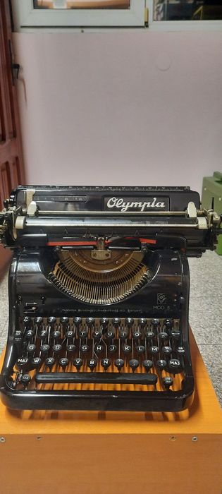 Mașină de scris Olympia 1930  Model 8