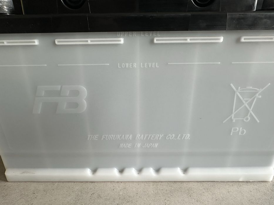 Аккумулятор от Lexus 600