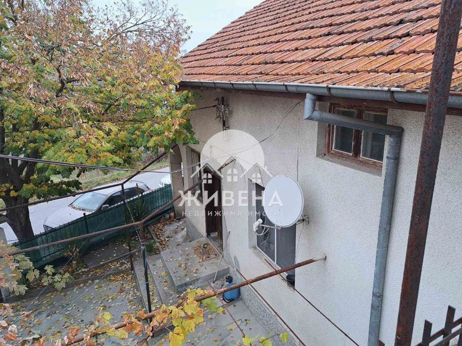 Продавам двуетажна къща в с.Константиново, РЗП: 136 кв.м