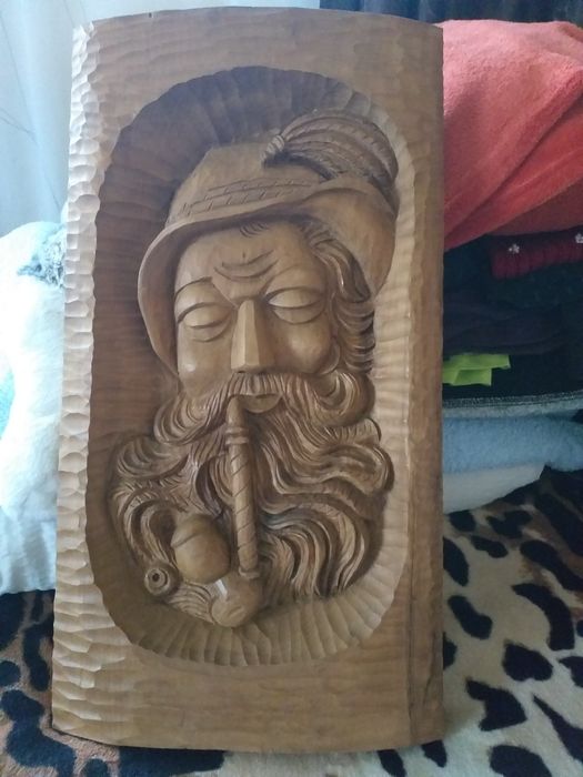 Obiect scruptat din lemn