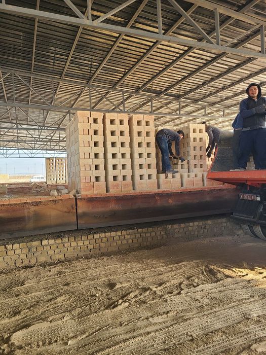 Teshik va butun gisht donali