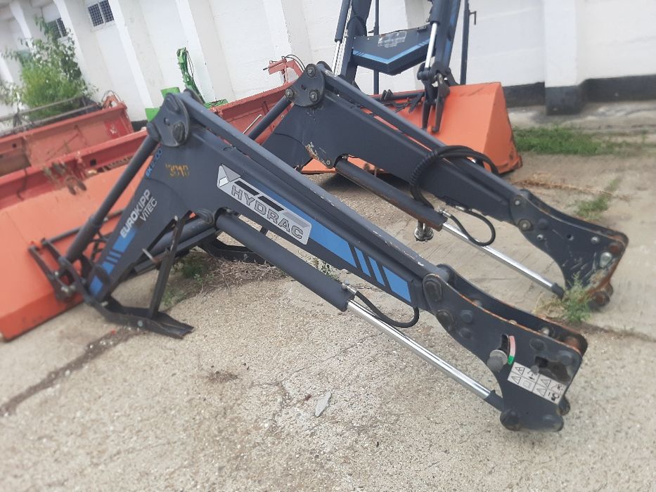 Piese tractor INCARCATOR ncărcător frontal New Holland