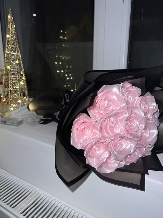 Buchet trandafiri de satin