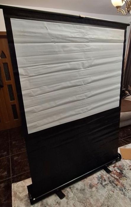 Ecran de proiecție Da-Lite