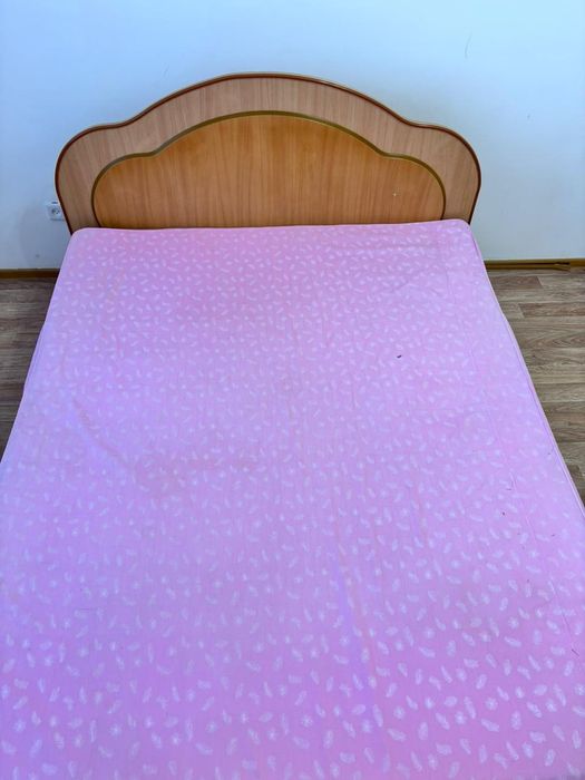 Продам газплиту, холодильник, кровать