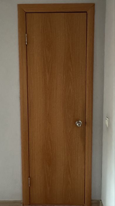 Продам 2 межкомнатных дверей