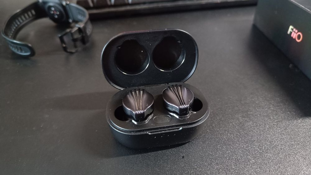 Продам наушники Fiio FW5