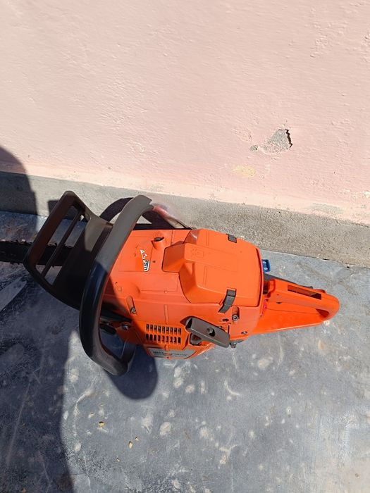 Vând Husqvarna 365