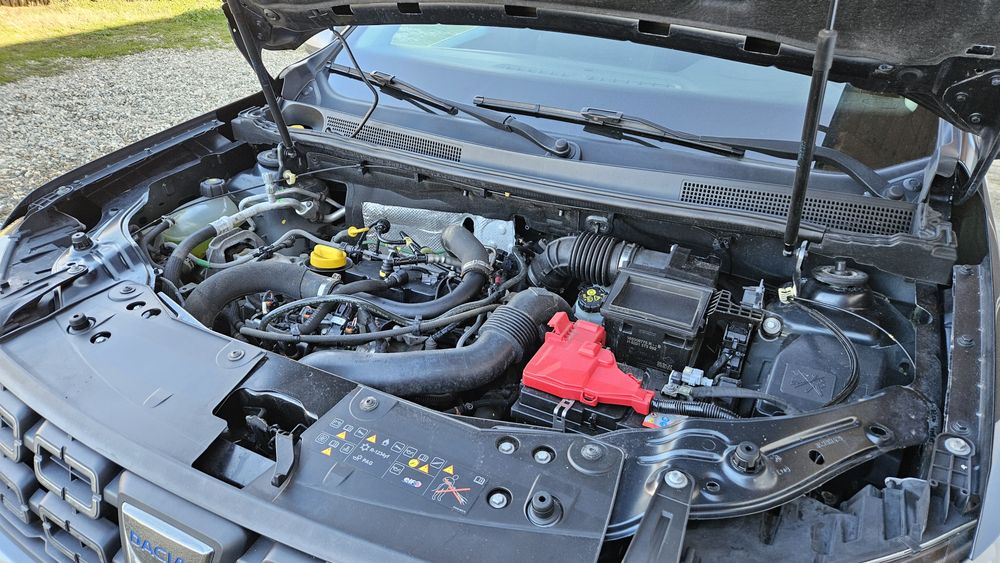 Dacia Duster Prestige 4x2 benzina și GPL