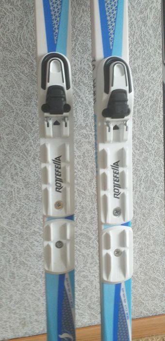 Продам детские лыжи