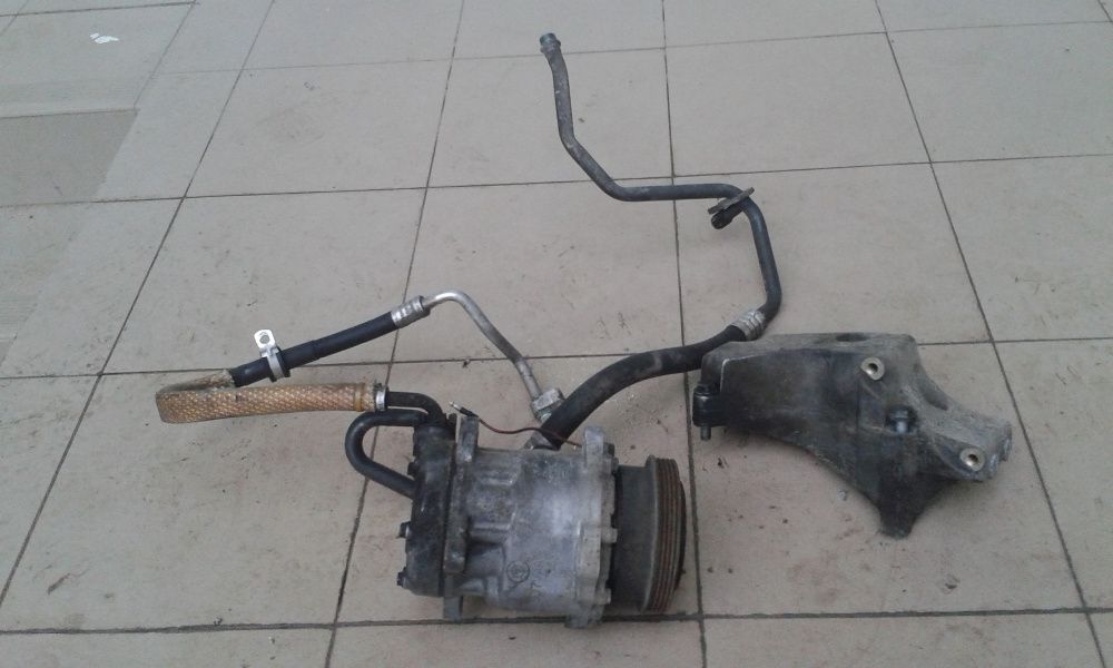 Renault Clio - компресор за климатик