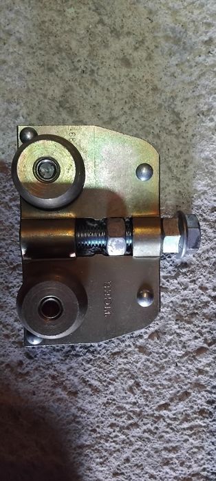 Висящи ролки за плъзгащи врати