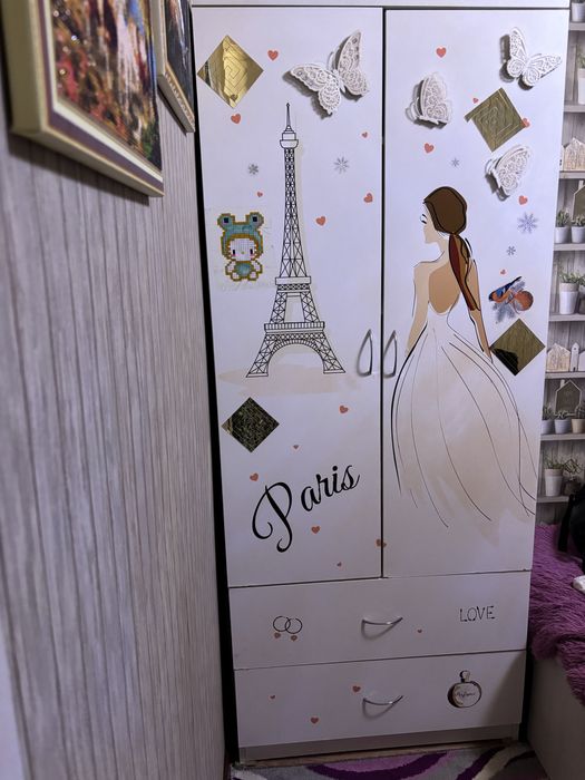 Продам детскии шкаф