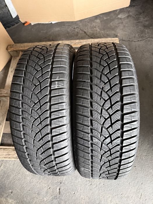 2 anvelope iarna 215/55/17 , GoodYear , 7.3 mm , DOT 4021 !