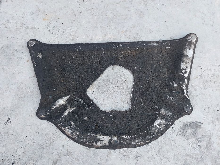 Кора под двигател Бмв bmw e90 е92 е91 320d 177кс  n47