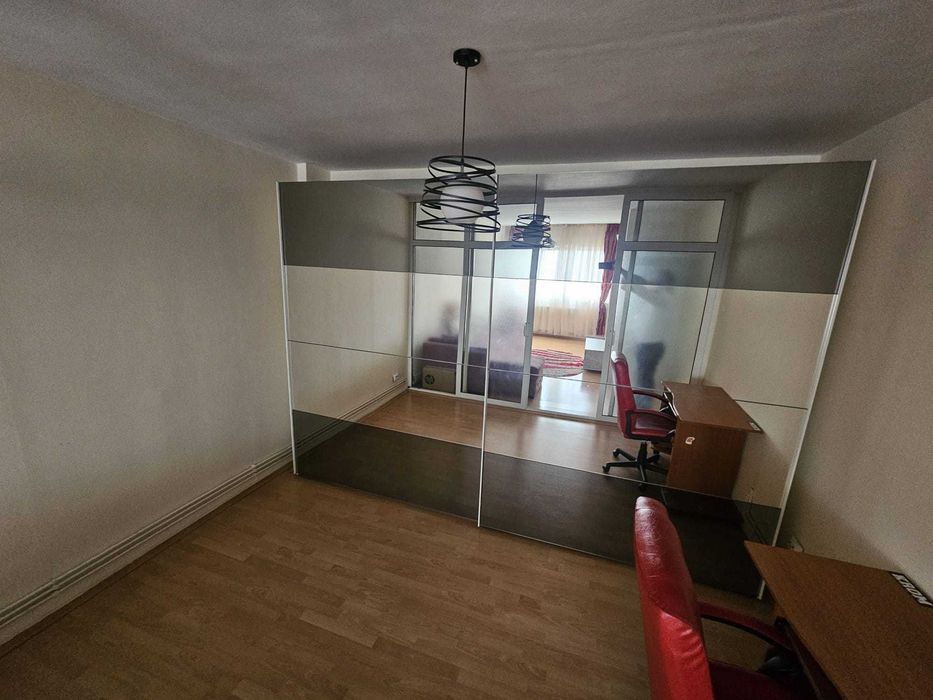 De închiriat apartament 2 camere+birou