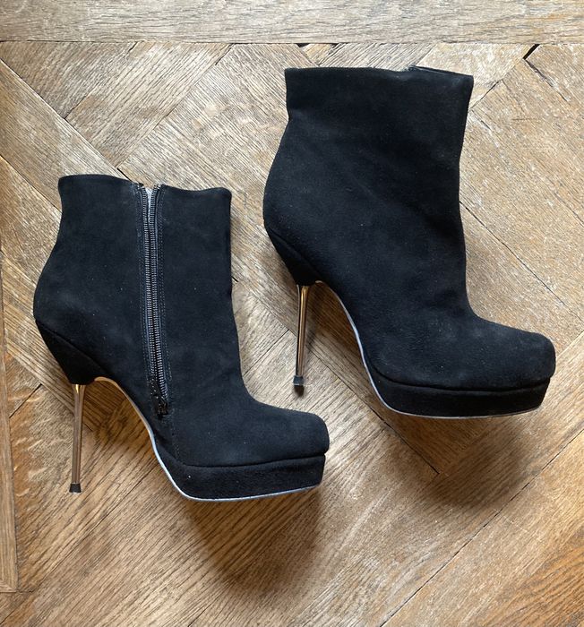 Ghete Alisha din Piele Intoarsa Neagra cu Toc