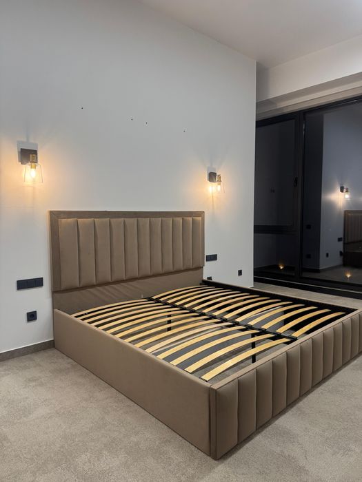 Двуспальная кровать