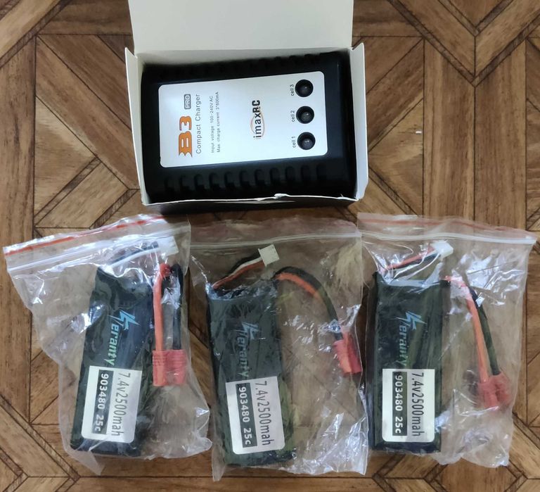 Нов дрон с камера, 4 батерии и бързо зарядно