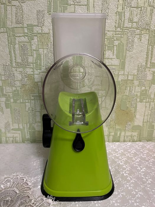 Ручной кухонный комбайн