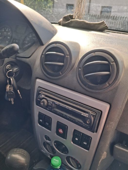 vand dacia logan