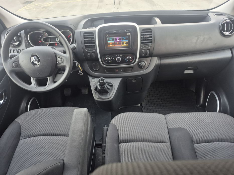 Renault Trafic 8+1 Extra Lung 2,0 Dci 68000 km Anul 2020