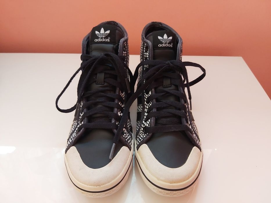 Кожени кецове Adidas лимитирана версия