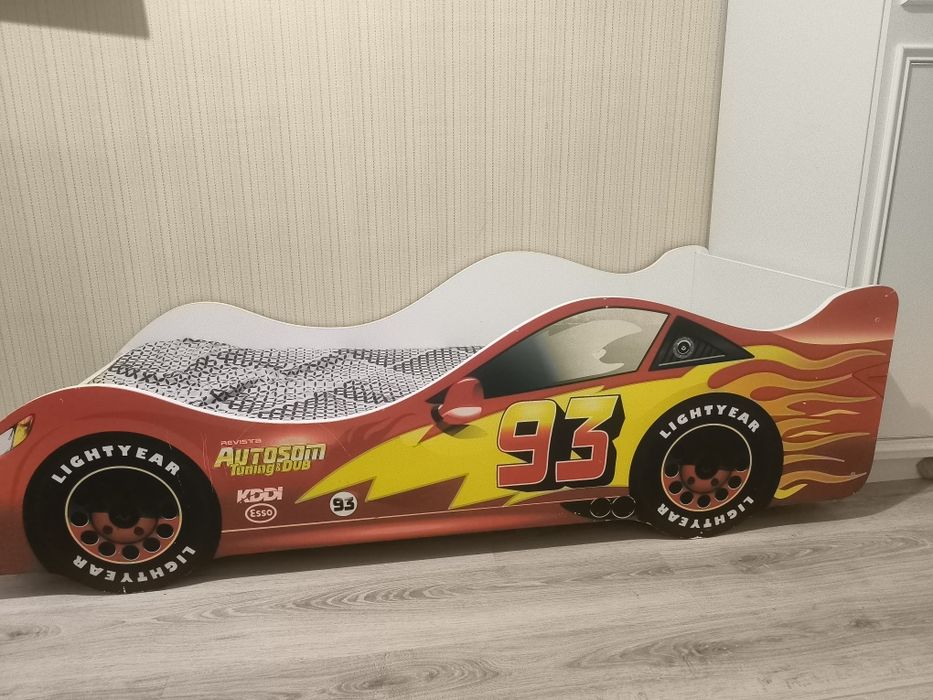 Отдам детскую кроватку  для мальчика