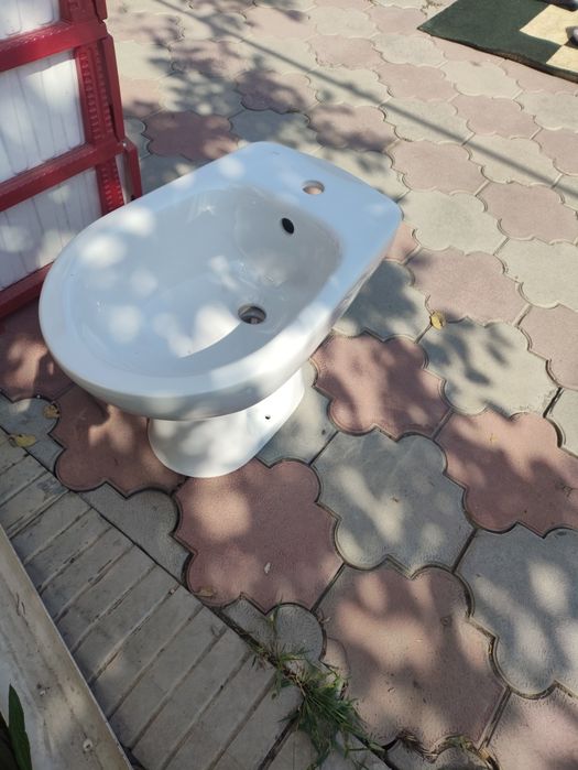Продам чашу напольное биде.