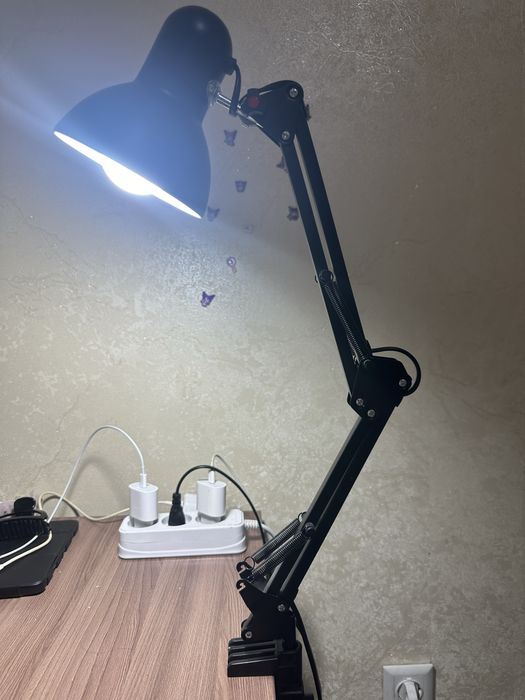 настольная лампа