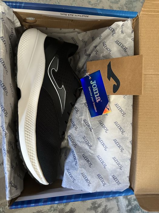Кроссовки Joma новые