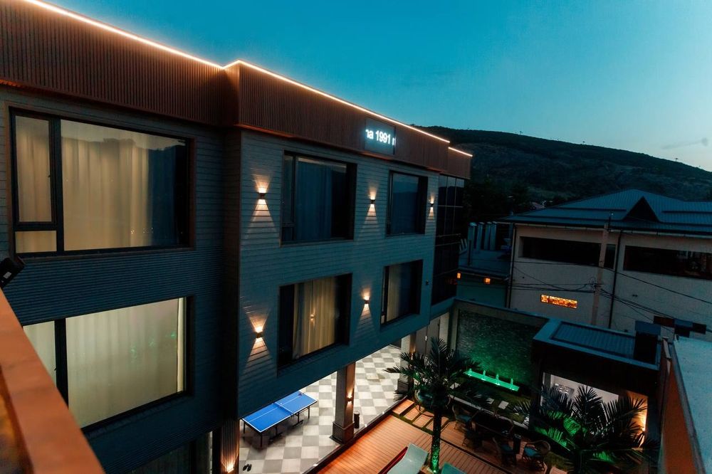 Оила ва Дўстлар учун 1991