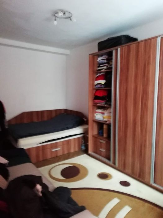 Casa 3 camere  .