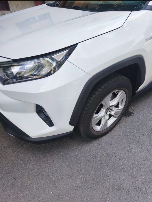 Vând Toyota RAV4