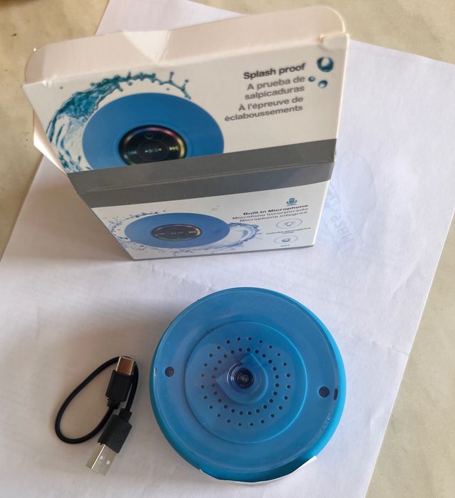 Bluetooth колонка за баня с вендуза, LED, микрофон, IPX4