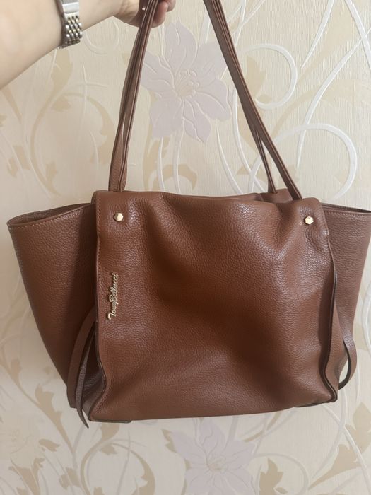 Продам сумку кожаную Тони Белуччи