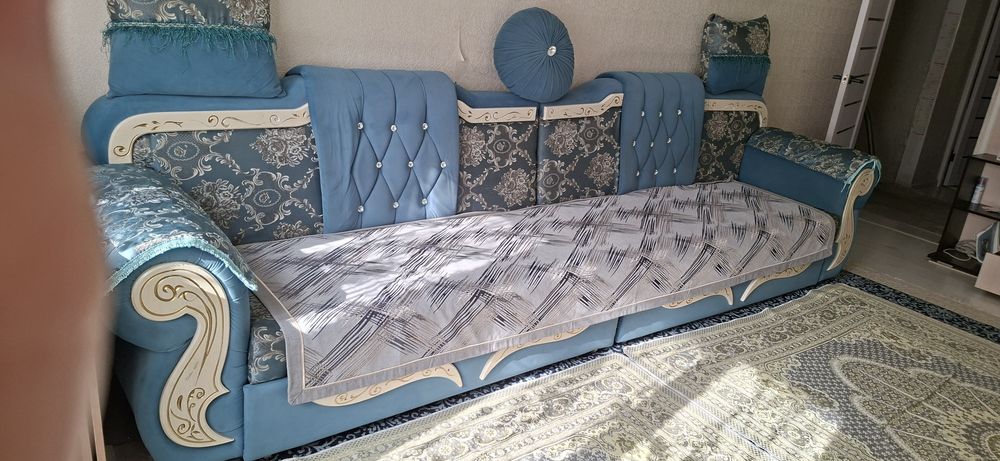 Диван в отличном состояние